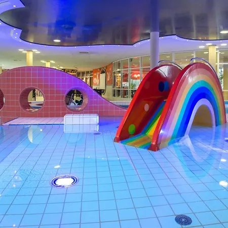 Suedstrand Schwimmbadnutzung Und Sauna * Goehren (Ruegen)